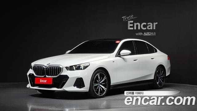 BMW 5 Series — фото 1