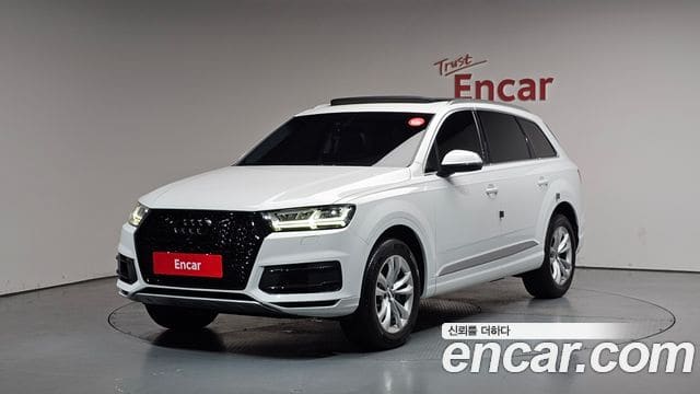Audi Q7 — фото 1