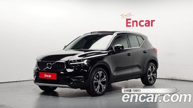 Volvo XC40 — фото 1
