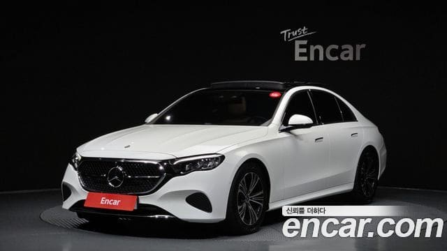Mercedes-Benz E-Class — фото 1