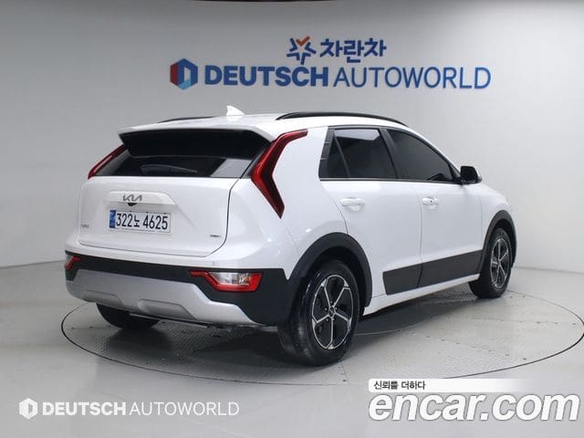 Kia Niro — фото 1