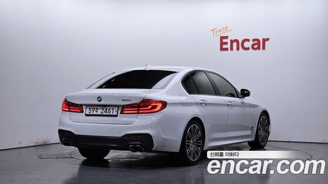 BMW 5 Series — фото 1