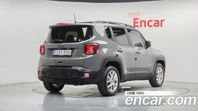 Jeep Renegade — фото 1