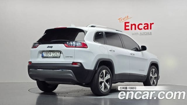 Jeep Cherokee — фото 1
