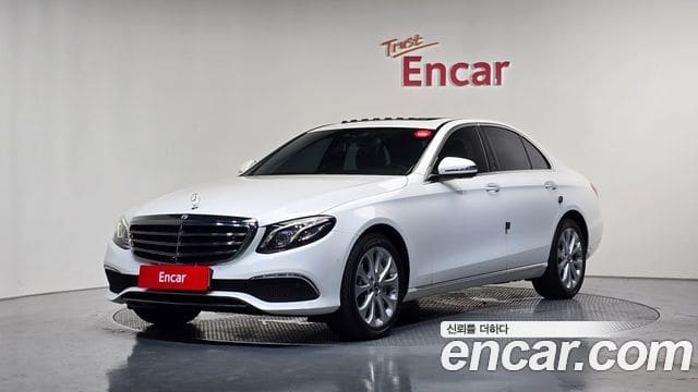 Mercedes-Benz E-Class — фото 1