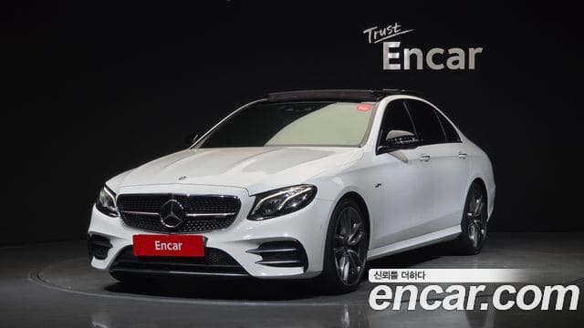 Mercedes-Benz E-Class — фото 1