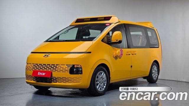 Hyundai Staria — фото 1