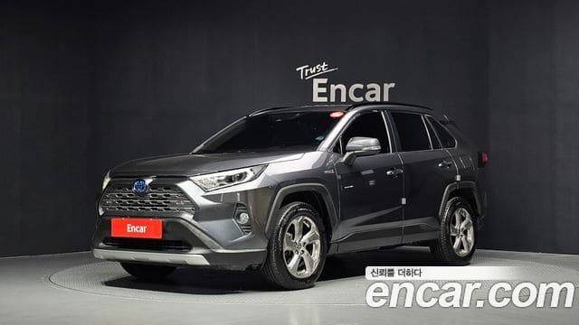 Toyota RAV4 — фото 1