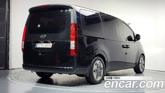 Hyundai Staria — фото 1