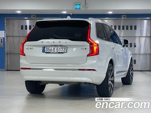 Volvo XC90 — фото 1