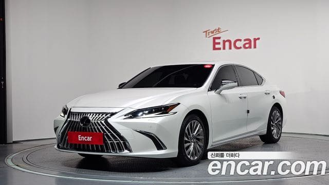 Lexus ES300h — фото 1