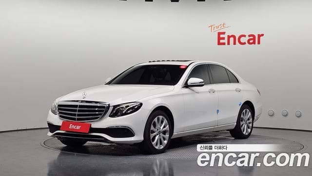 Mercedes-Benz E-Class — фото 1