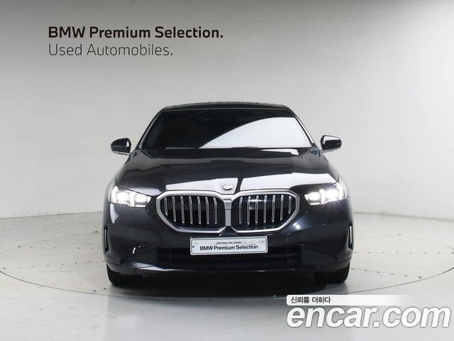 BMW 5 Series — фото 1