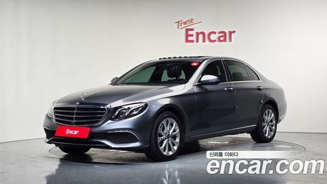 Mercedes-Benz E-Class — фото 1
