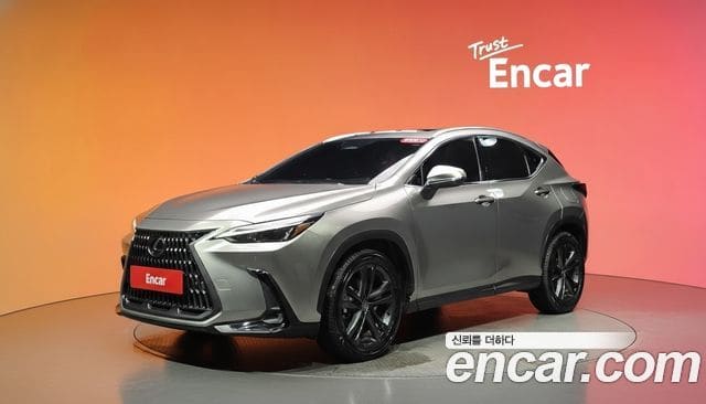 Lexus NX350h — фото 1