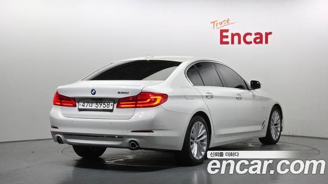 BMW 5 Series — фото 1