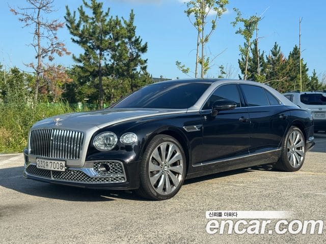 Bentley Flying Spur — фото 1