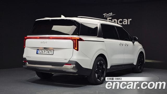 Kia Carnival — фото 1