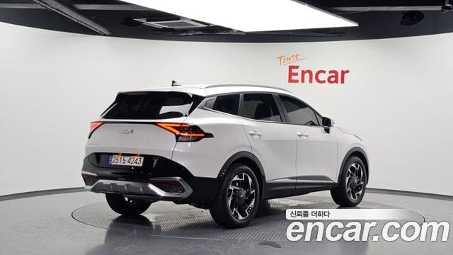 Kia Sportage — фото 1