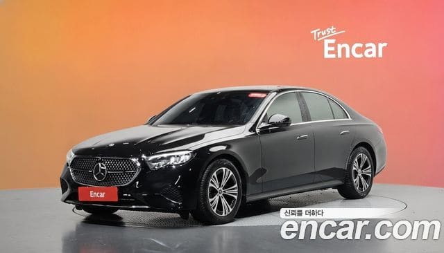 Mercedes-Benz E-Class — фото 1
