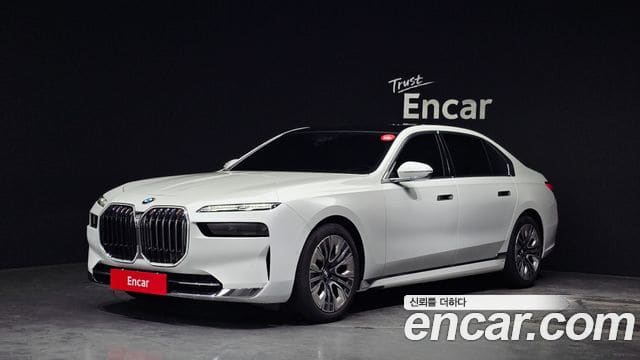 BMW 7 Series — фото 1