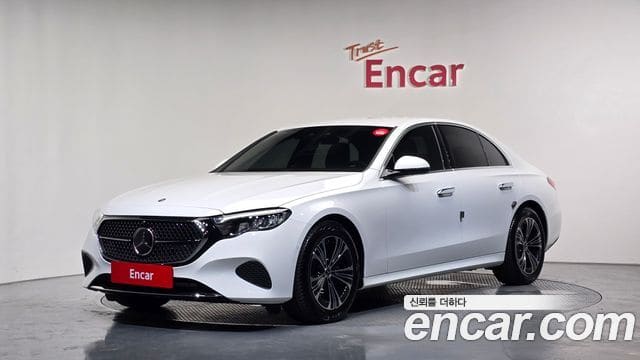 Mercedes-Benz E-Class — фото 1