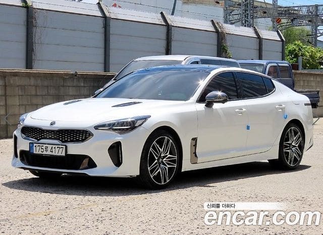 Kia Stinger — фото 1
