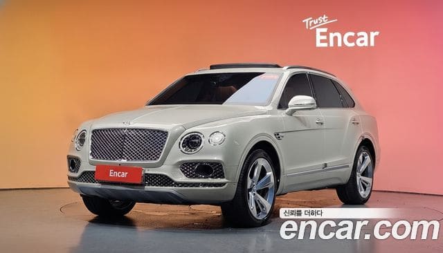 Bentley Bentayga — фото 1