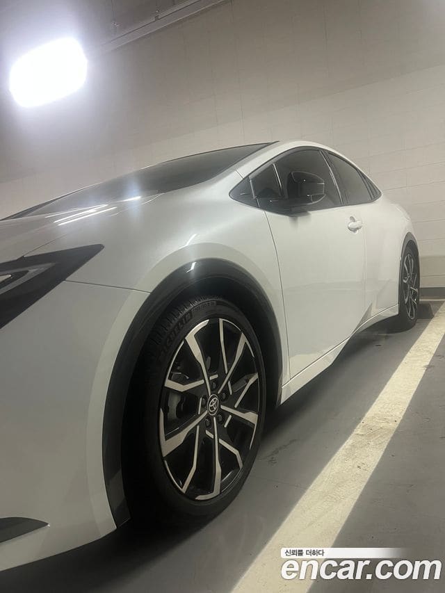 Toyota Prius — фото 1