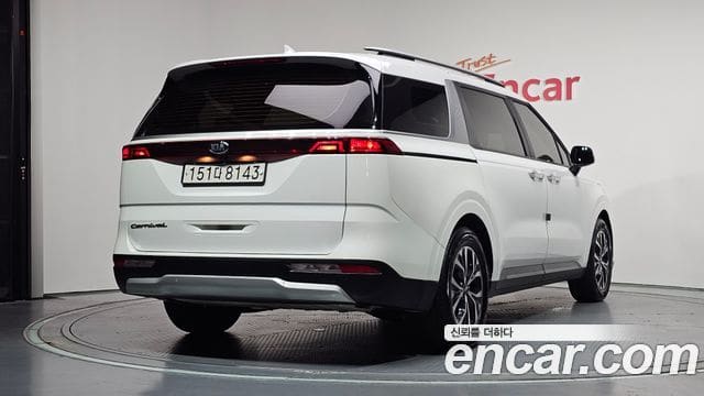 Kia Carnival — фото 1