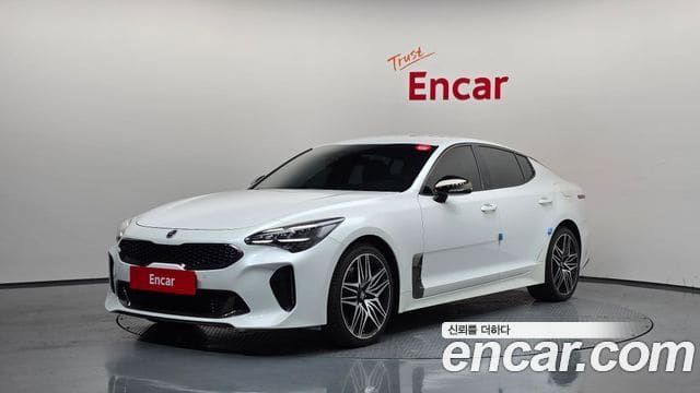 Kia Stinger — фото 1