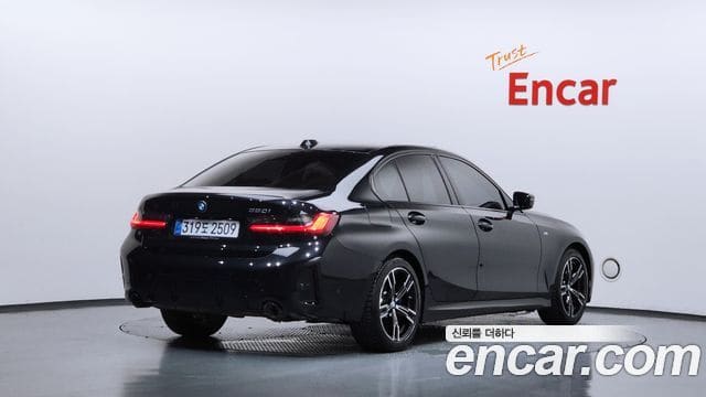 BMW 3 Series — фото 1