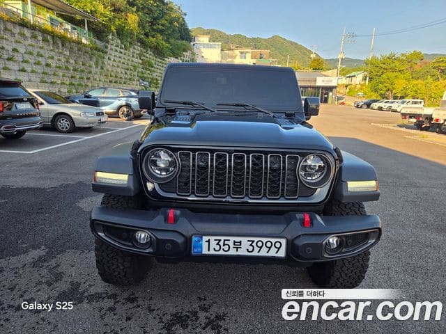 Jeep Wrangler — фото 1