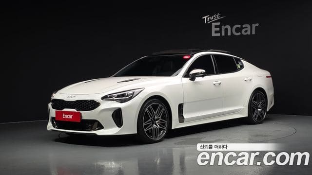 Kia Stinger — фото 1