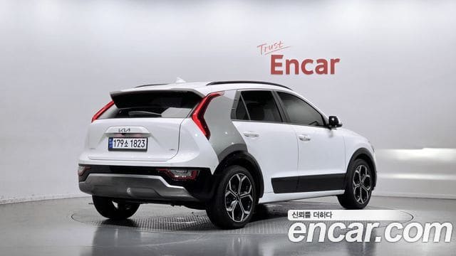 Kia Niro — фото 1