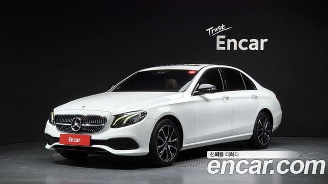 Mercedes-Benz E-Class — фото 1