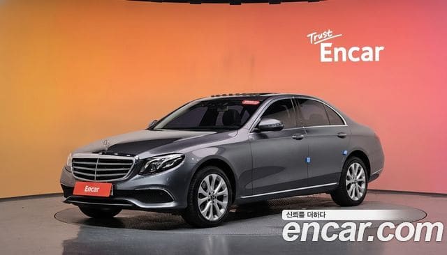 Mercedes-Benz E-Class — фото 1