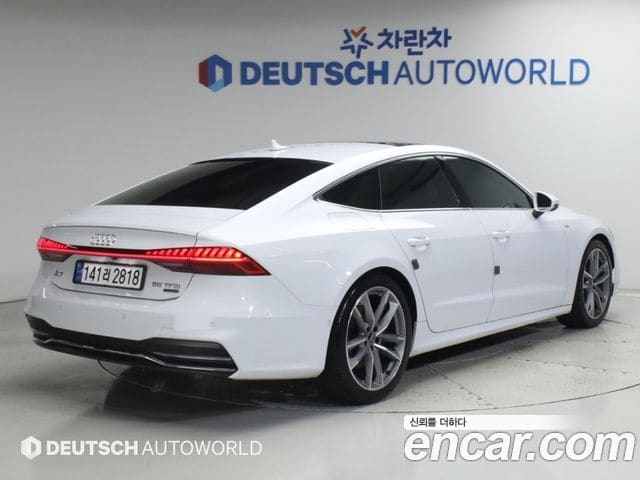 Audi A7 — фото 1