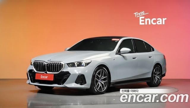 BMW 5 Series — фото 1