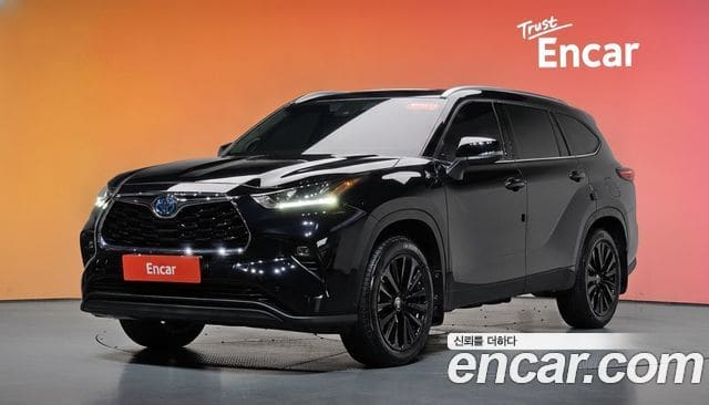 Toyota Highlander — фото 1