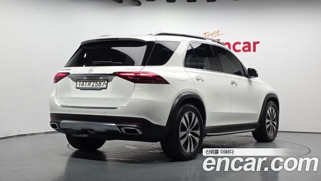 Mercedes-Benz GLE-Class — фото 1