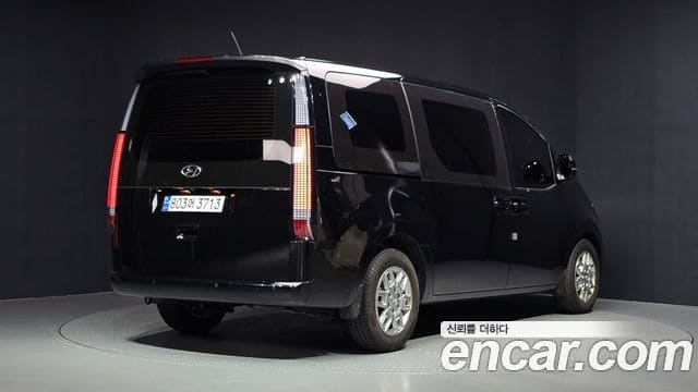 Hyundai Staria — фото 1