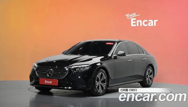 Mercedes-Benz E-Class — фото 1