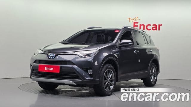 Toyota RAV4 — фото 1