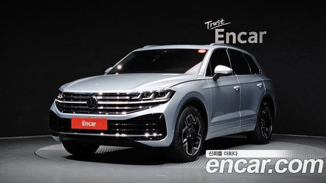 Volkswagen Touareg — фото 1
