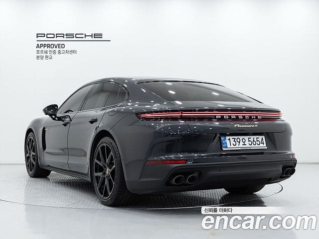 Porsche Panamera — фото 1