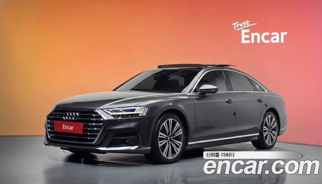 Audi A8 — фото 1