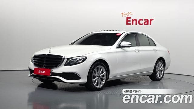 Mercedes-Benz E-Class — фото 1