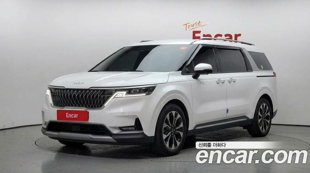 Kia Carnival — фото 1