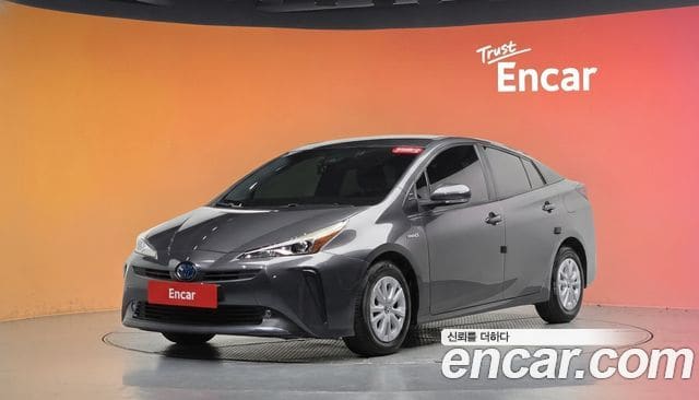 Toyota Prius — фото 1